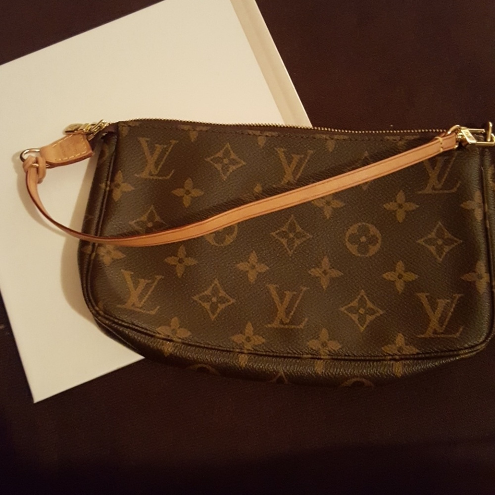 Louis Vuitton Pochette